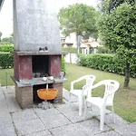 With Private Garden In Μπιμπιόνε