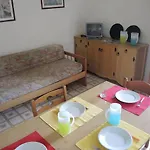 With Private Garden In Διαμέρισμα Μπιμπιόνε