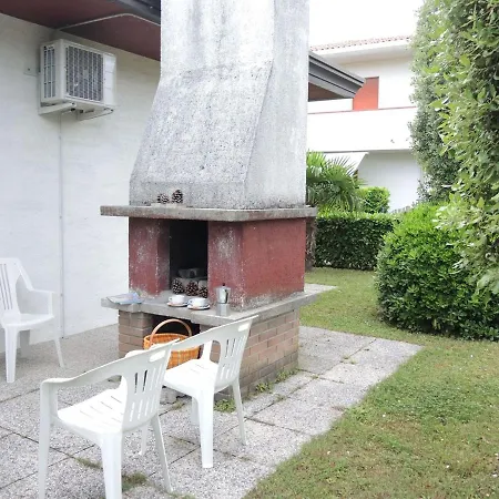 With Private Garden In Apartment *