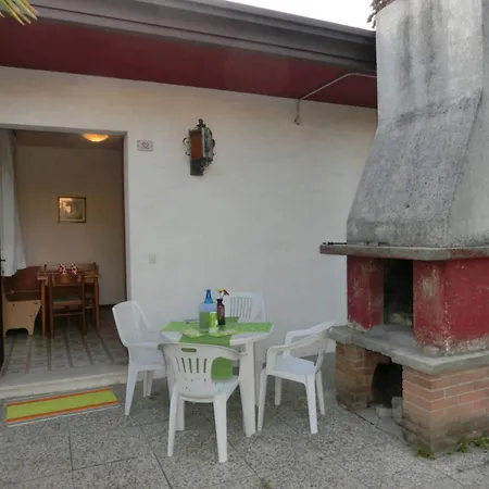 With Private Garden In Lägenhet *